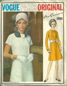 Molyneux has always been a favorite designer of mine. My thought was to make the dress with short sleeves, but belt it as shown in View B.