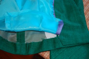 Eerald silk suit DSC_0804