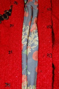 The hooks and eyes are placed right on the front edges of the jacket, to insure an "abutted" closure.