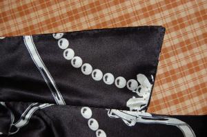 Understitching the collar created a slight under-curve which helps the collar lay flat. 