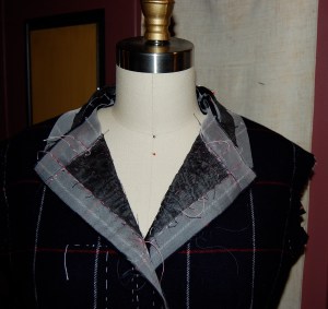 Establishing the roll line of the undercollar.