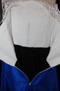 I thought I'd include this photo of the dress lining for anyone interested in seeing it.