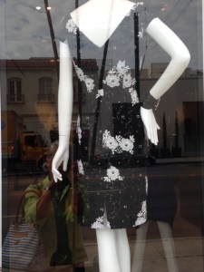 ... and a back view. The V-back is just lovely!