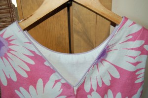 I added piping only to the neck edge.