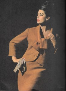 The collar of this jacket extends so that it can be looped.