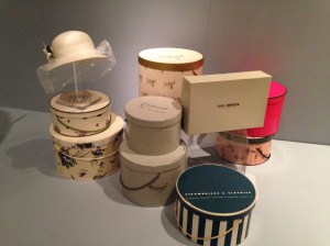Duskin - hat box display