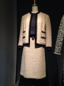 Met Chanel suit